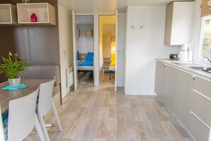 Fridge, microwave, coffee/tea maker, electric kettle