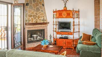 Télévision, cheminée