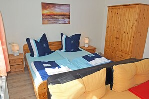 2 bedrooms, travel crib, WiFi, bed sheets
