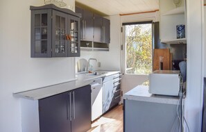 Refrigerador, placa de cocina, lavavajillas, cafetera/tetera