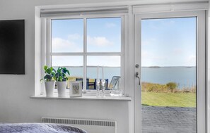 2 bedrooms, free WiFi - Amazing home in Faaborg with WiFi (Faaborg)