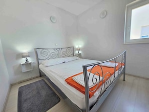 5 bedrooms