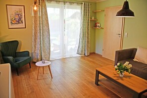 TV - ***Ferienwohnung mit Terrasse*** / Family Dinda - beautiful vacation apartments in Baabe (Baabe)