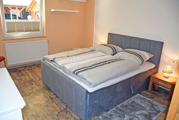 1 Schlafzimmer, Reisekinderbett, WLAN, Bettwäsche