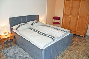 1 Schlafzimmer, Reisekinderbett, WLAN, Bettwäsche