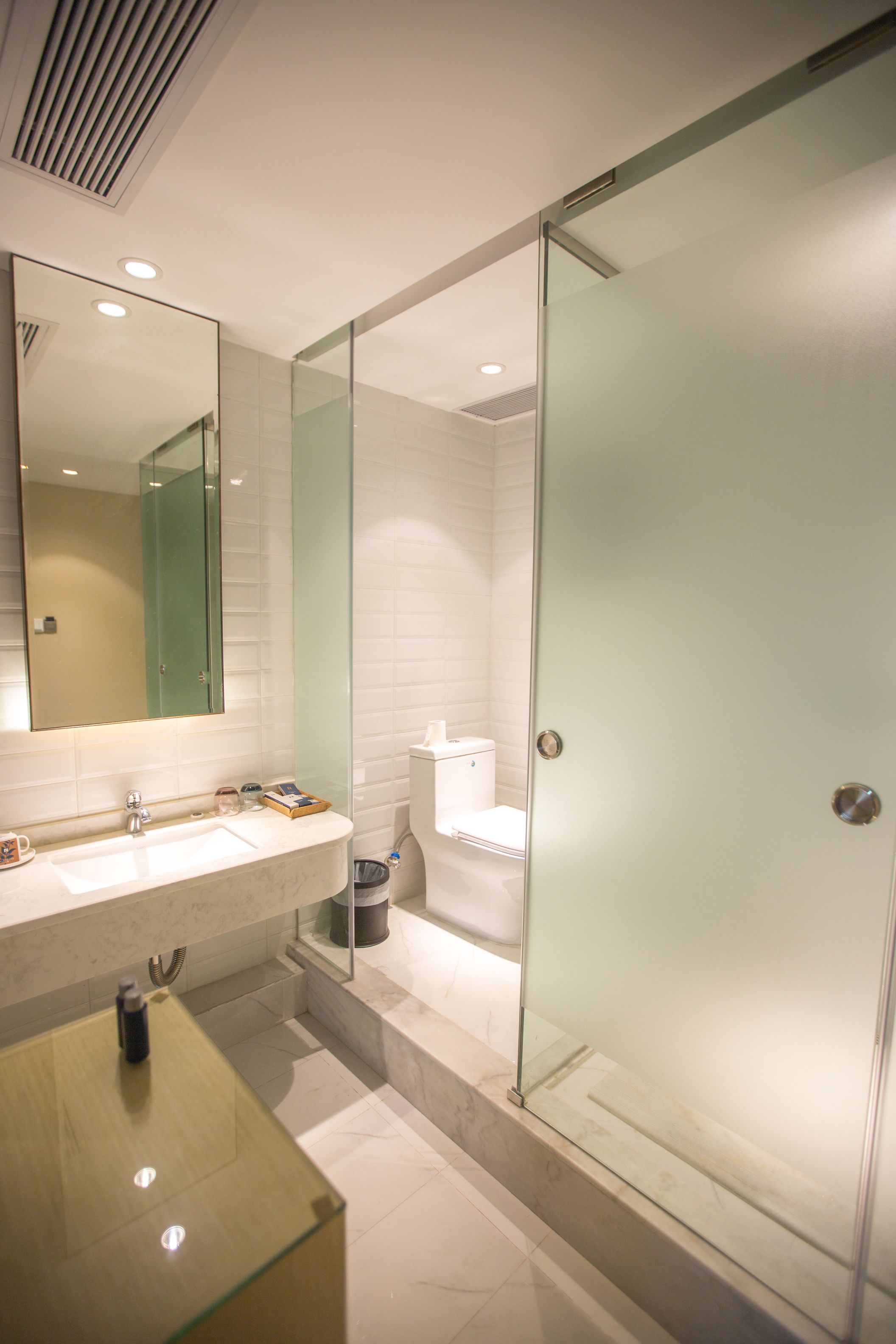 premium bedding, in-room safe, blackout curtains, soundproofing