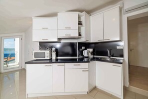 Fridge, microwave, stovetop, toaster