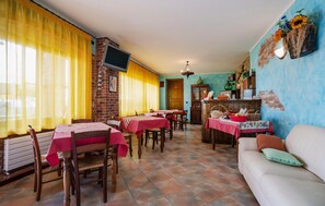 Dining - Nice home in Marsaglia CN with jacuzzi (Marsaglia CN)