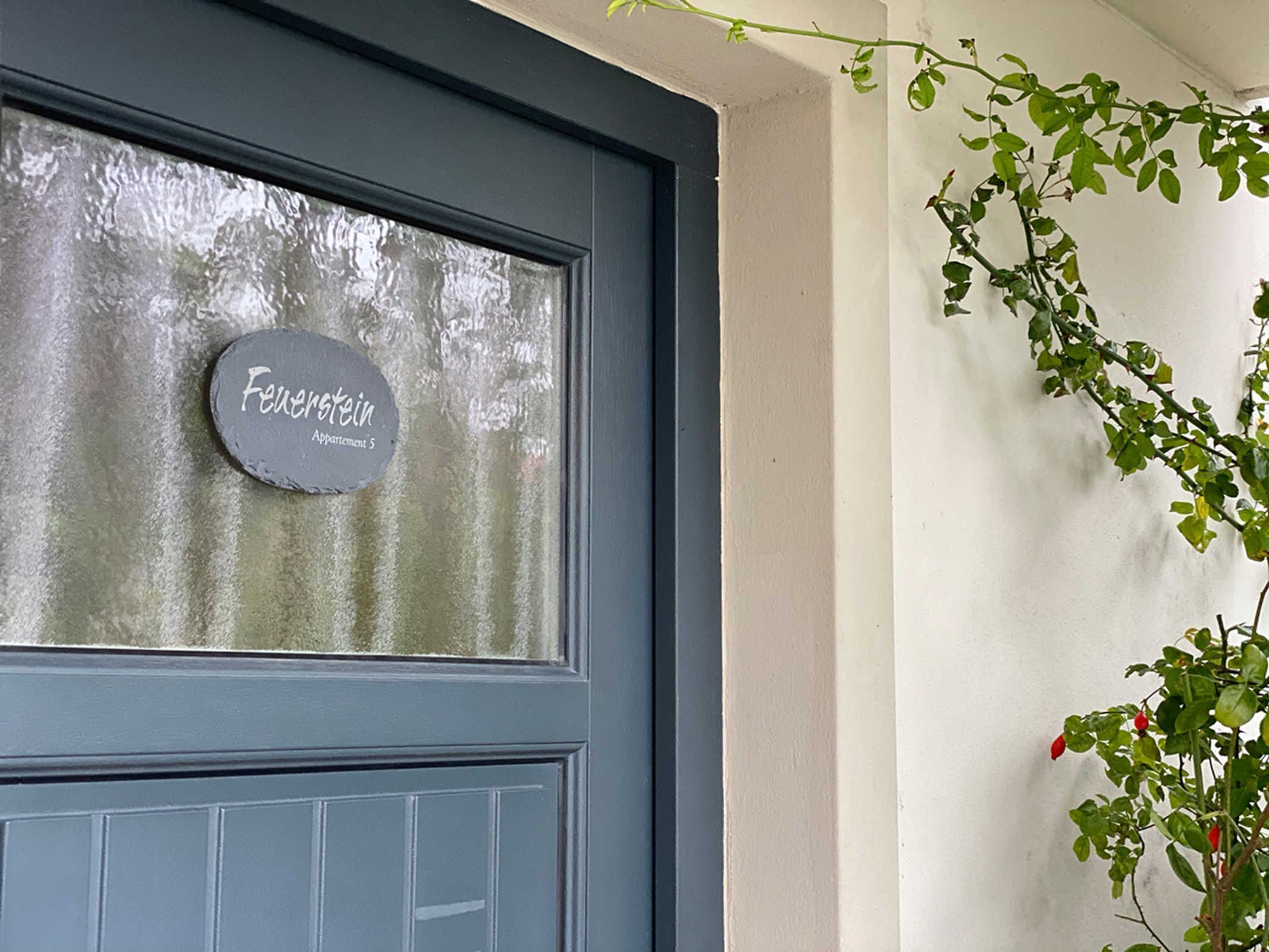 تفاصيل الفندق من الخارج