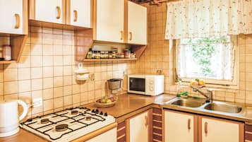 Geladeira, fogão, cooktop, cafeteira/chaleira