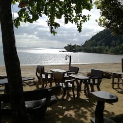 Breakfast, lunch, dinner served; local cuisine, beach views