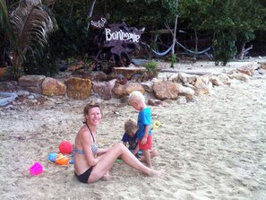 Children’s play area – outdoor - Bonhomie Beach Cottages (Nuea Khlong)