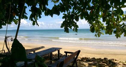 Bonhomie Beach Cottages