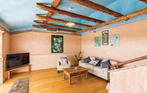 Smart TV, table football, ping pong - Nice home in Krnica with kitchen (Krnica)