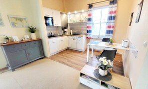 Kühlschrank, Mikrowelle