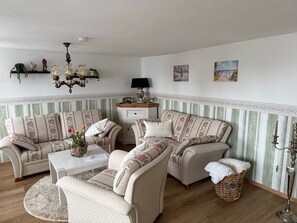 Unclassified image, 2 of 14, button