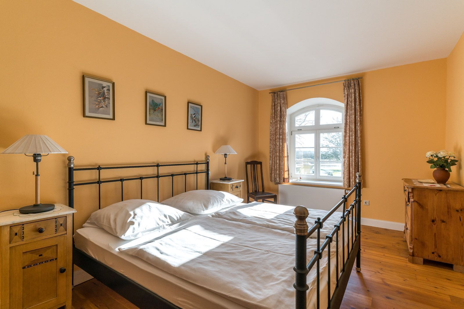 3 bedrooms, travel crib, WiFi, bed sheets