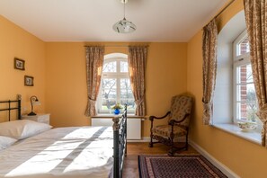 3 Schlafzimmer, Reisekinderbett, WLAN, Bettwäsche