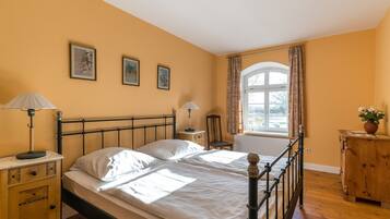 3 Schlafzimmer, Reisekinderbett, WLAN, Bettwäsche