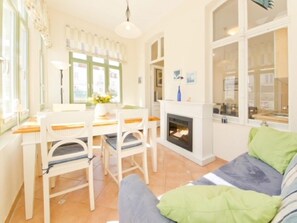Flat-screen TV - Villa Frohsinn (Heringsdorf)