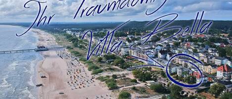 بالقرب من الشاطئ