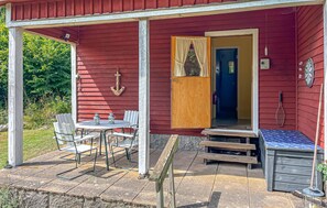 Outdoor dining - 2 bedroom beautiful home in Listerby (Listerby)