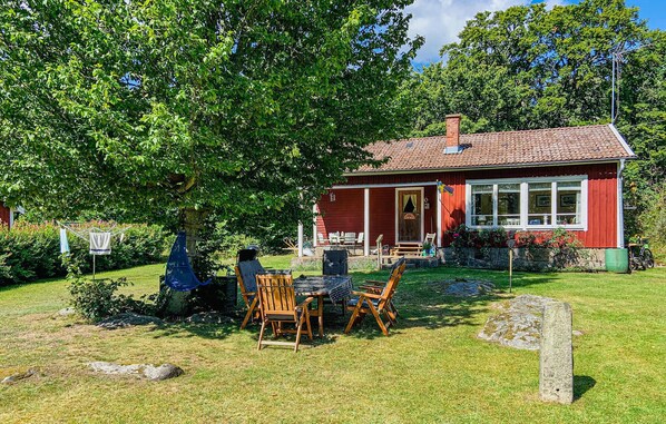 Outdoor dining - 2 bedroom beautiful home in Listerby (Listerby)