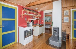 Frigorífico, horno, placa de cocina y cafetera o tetera