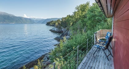 2 bedroom lovely home in Balestrand