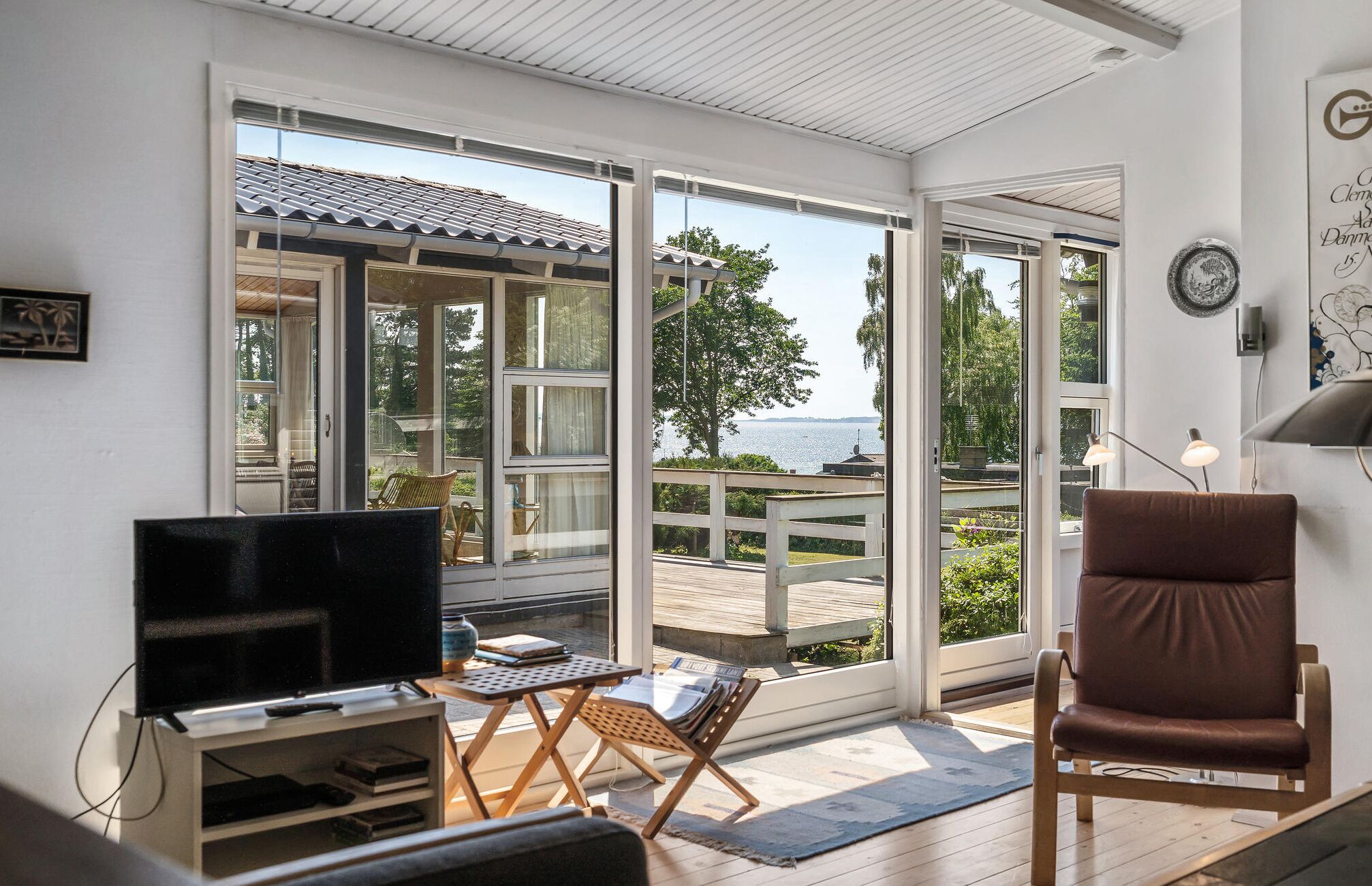 TV, peis, DVD-spiller og fotballspill