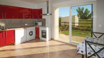 Réfrigérateur, plaque de cuisson, lave-vaisselle, cafetiÚre/bouilloire