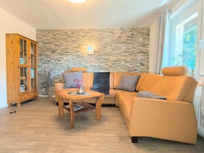 Unclassified image, 4 of 14, button