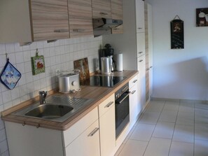 Køleskab, mikrobølgeovn, ovn, opvaskemaskine