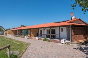 Exterior - Fewo Star - Windland Ranch - Riding stables with vacation apartments (House 3) (Altenkirchen)