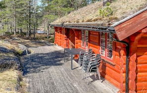 Outdoor dining - 3 bedroom stunning home in Dølemo (Dølemo)