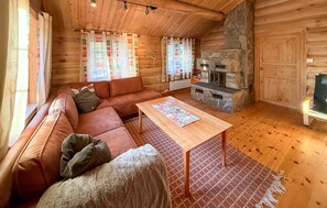 Fireplace - 3 bedroom stunning home in Dølemo (Dølemo)