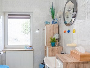 Luokittelematon kuva, 3 kautta 16, painike