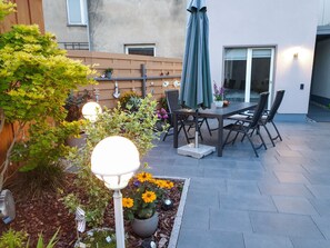 Unclassified image, 4 of 16, button