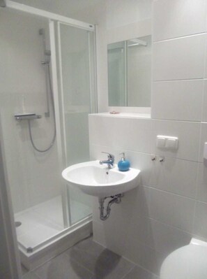 Haartrockner, Seife, Toilettenpapier