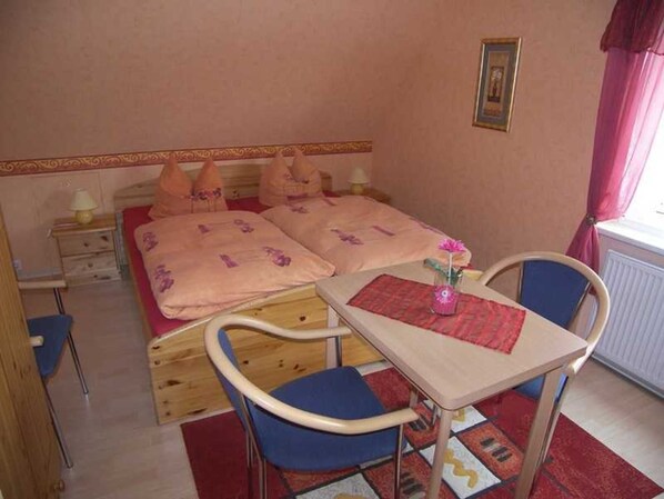 1 chambre, lit parapluie, Wi-Fi, draps fournis