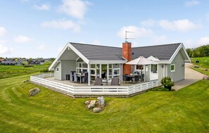 Outdoor dining - Beautiful home in Nordborg with WiFi (Nordborg)