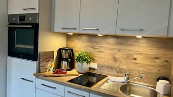 Fridge, microwave, coffee/tea maker, electric kettle