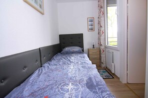 1 chambre, lit parapluie, accès Internet