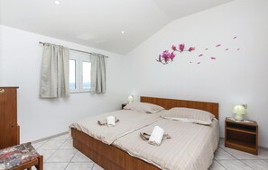 2 bedrooms, free WiFi, bed sheets
