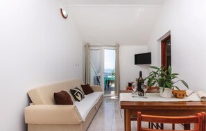 TV - Cozy apartment in Crikvenica with WiFi (Crikvenica)
