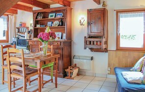 TV, DVD player - 1 bedroom lovely home in Moelan sur Mer (Moelan sur Mer)