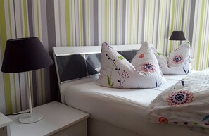 1 quarto, berço de viagem, Wi-Fi, roupa de cama