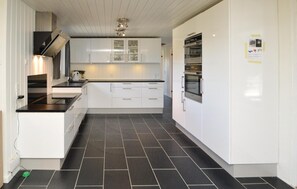 Kühlschrank, Herdplatte, Geschirrspüler