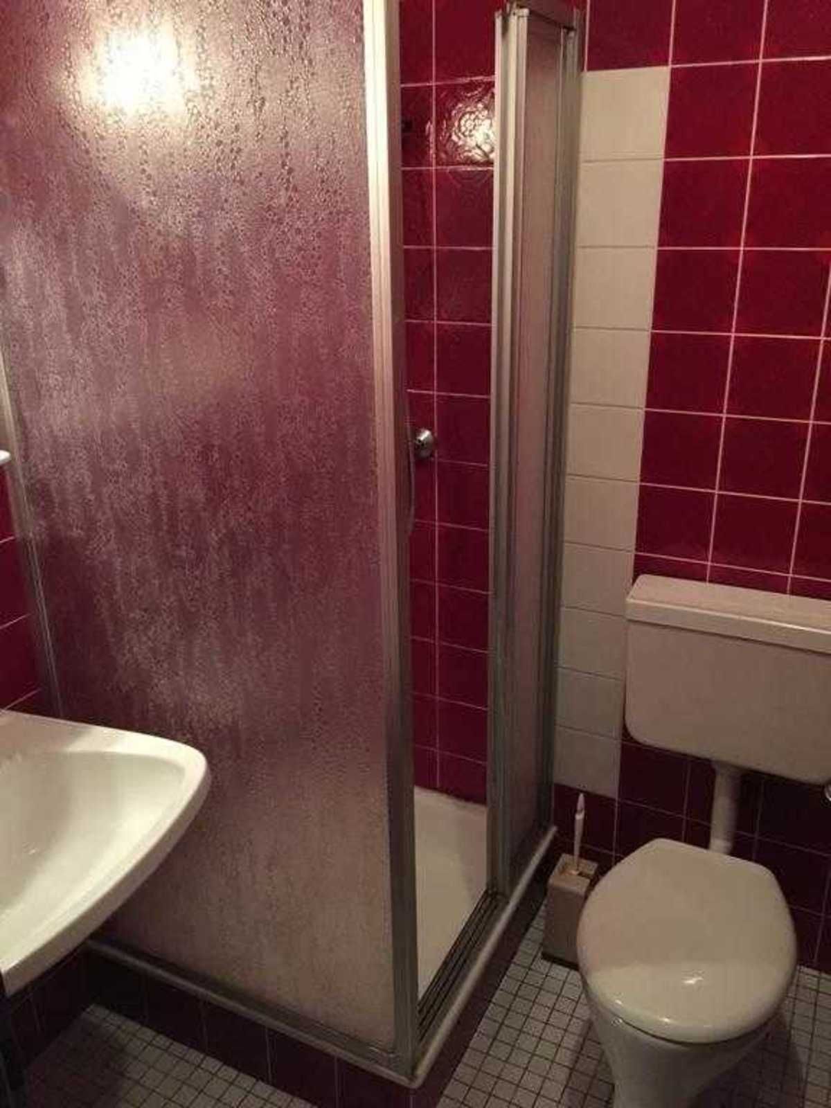 Shower, towels