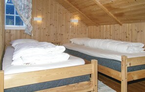2 chambres, lit de bébé portatif